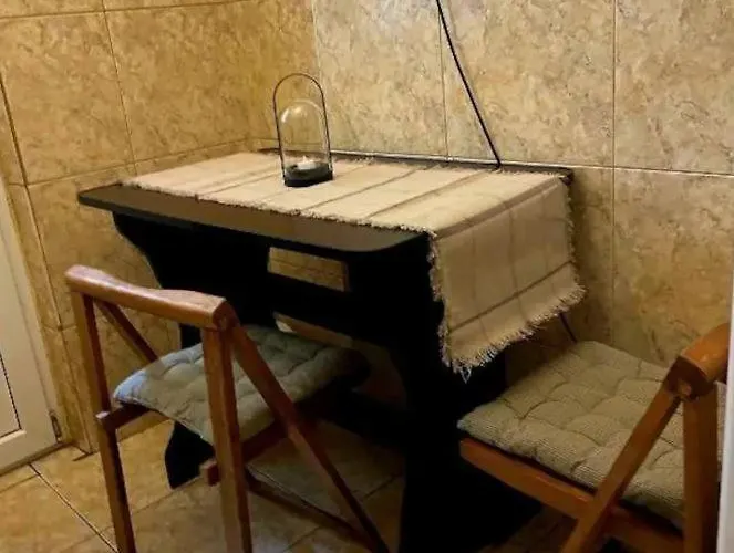 Downtown Universitate - Walk To Old Town And Everywhere ブカレスト