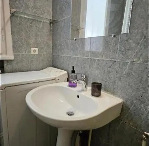 Downtown Universitate - Walk To Old Town And Everywhere ブカレスト